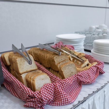Hotel De Koka Skopje Bagian luar foto