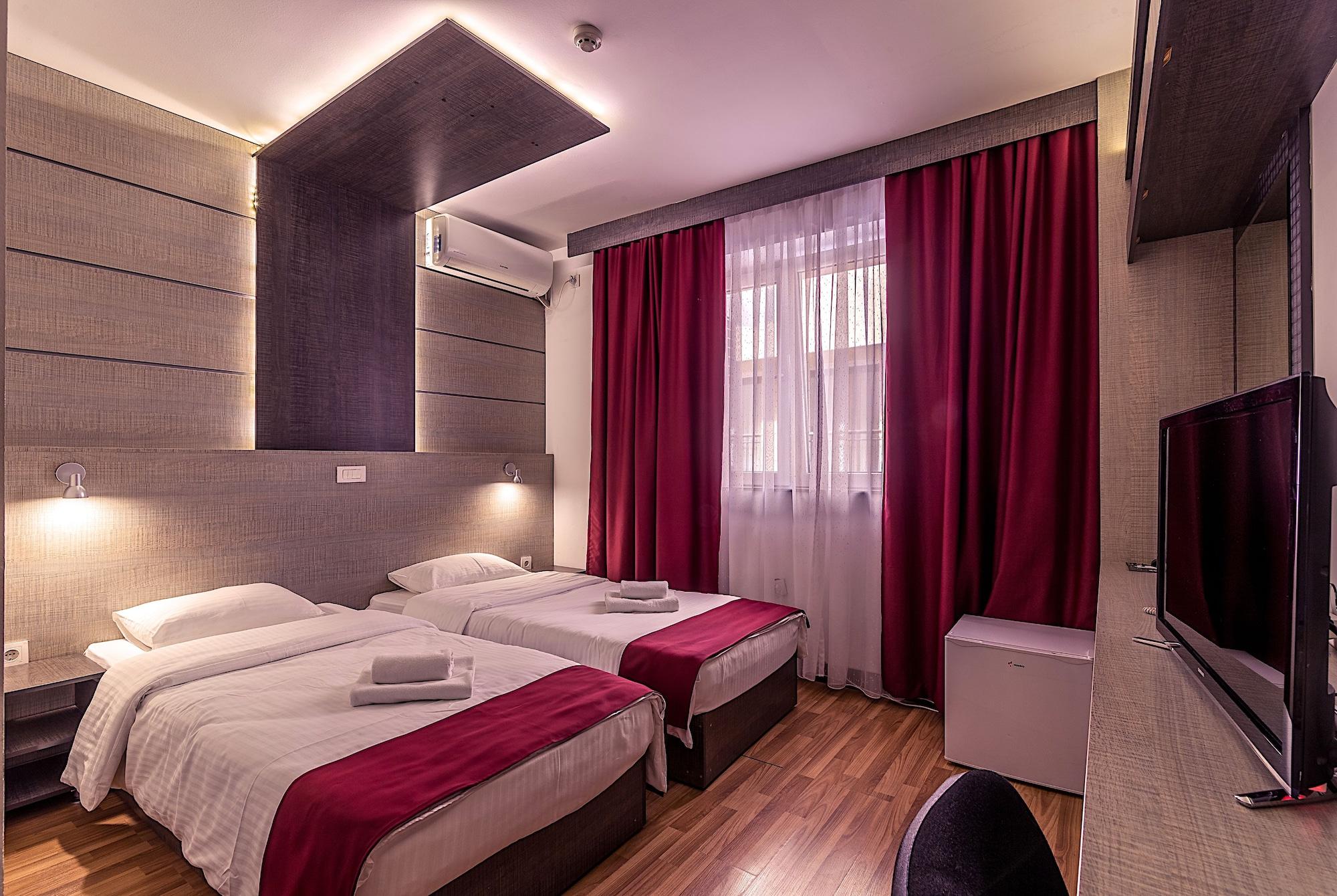 Hotel De Koka Skopje Bagian luar foto