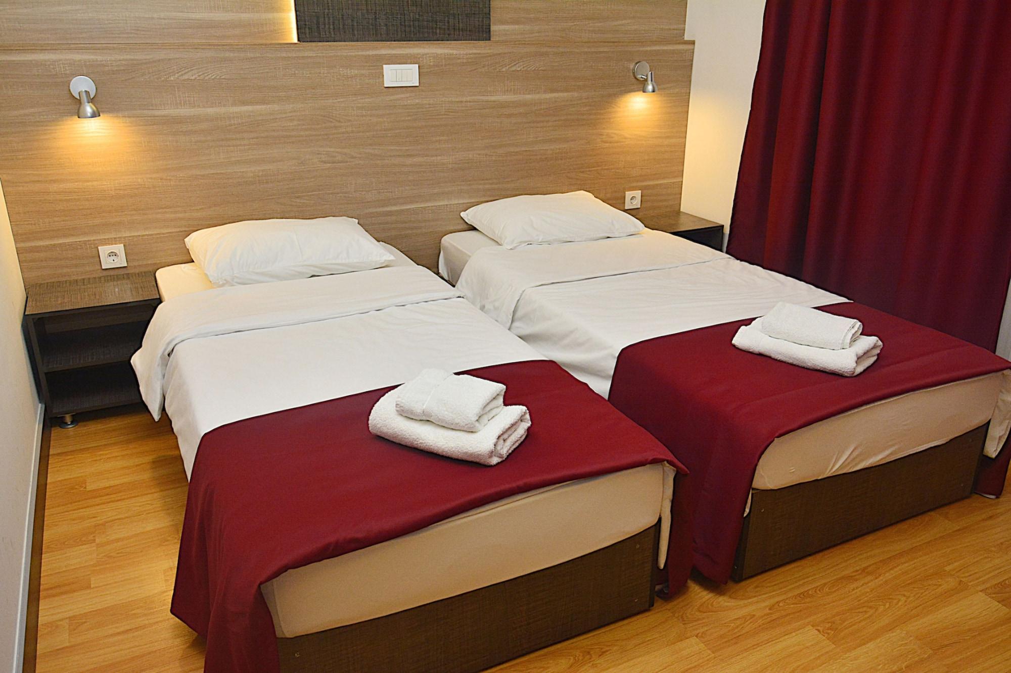 Hotel De Koka Skopje Bagian luar foto