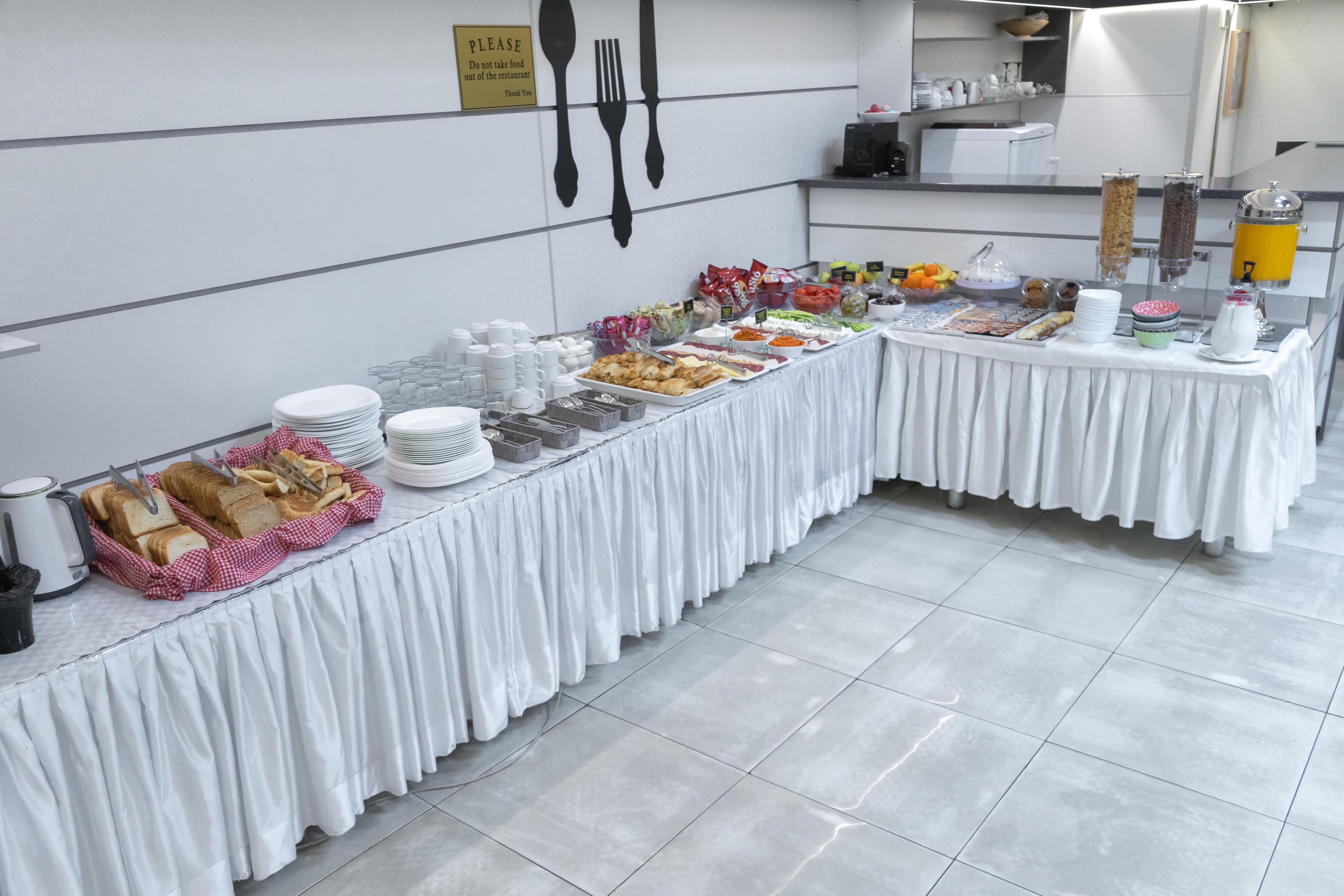 Hotel De Koka Skopje Bagian luar foto