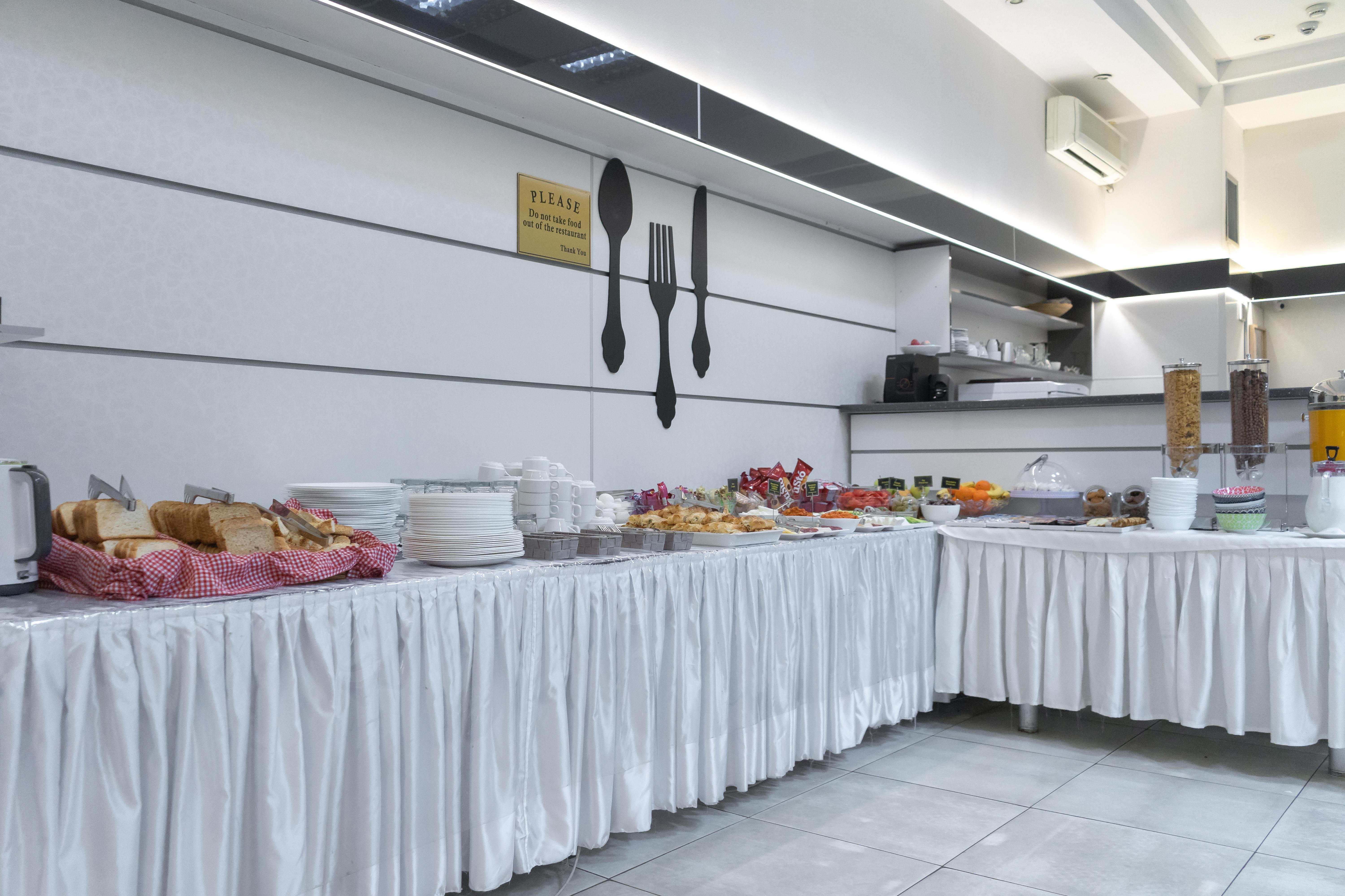 Hotel De Koka Skopje Bagian luar foto
